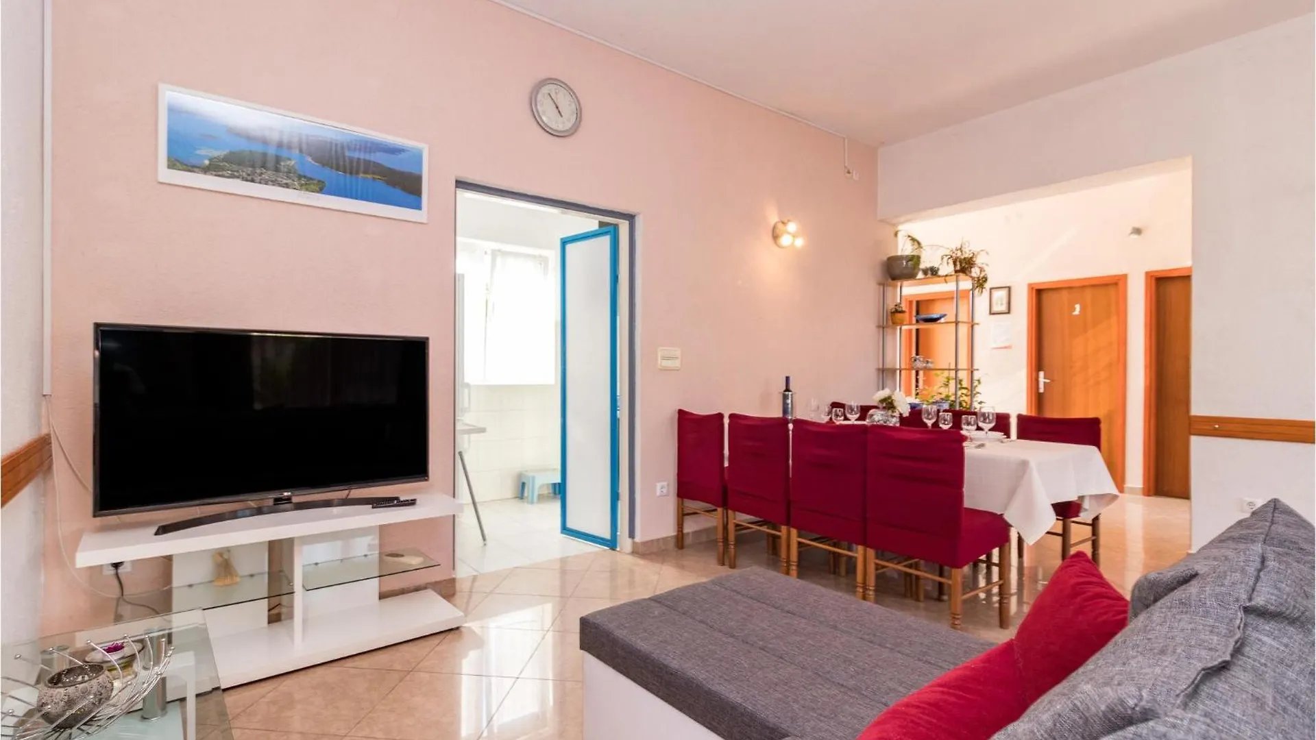 Holiday home Cozy Home In Pomer With Kitchen